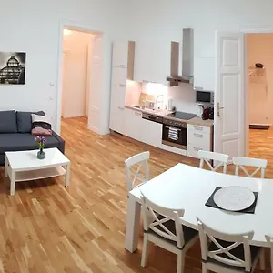 Apartment Living - Naschmarkt, Vienna
